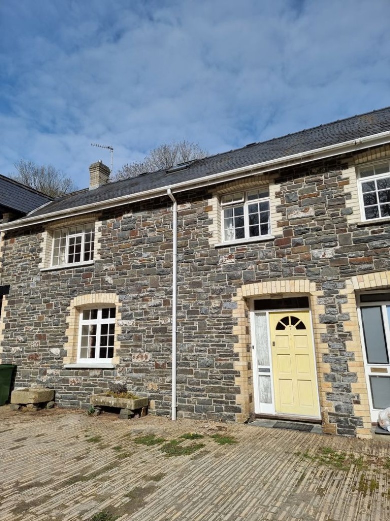 Click the photo for more details of 2 Bedroom Cottage in Rhydyfelin