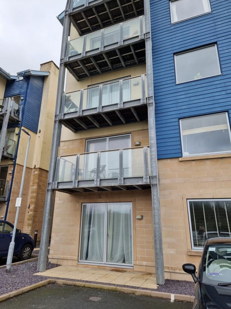 Click the photo for more details of Two Bedroom Luxury Apartment, North Road