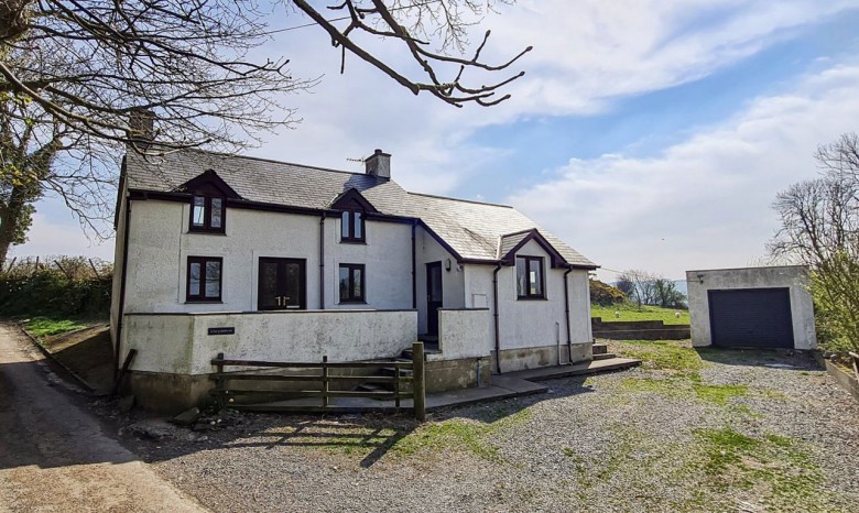 Click the photo for more details of 3 Bedroom House, Llangwyrfon
