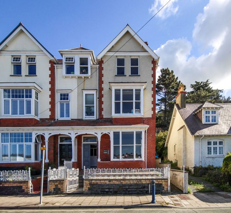 Click the photo for more details of 2 Bed First Floor Flat - Aberystwyth Town