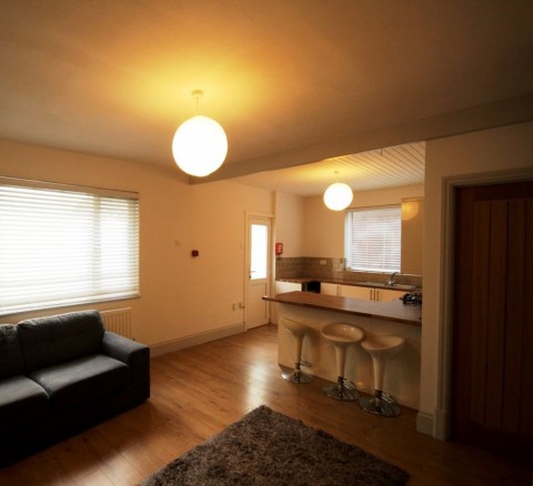 Click the photo for more details of 1 Bed Flat, Queens Road