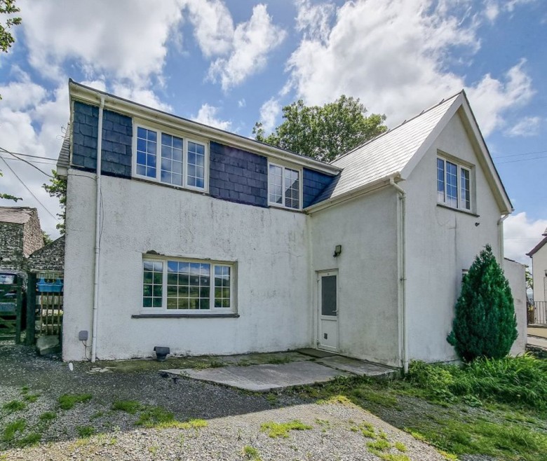Click the photo for more details of 3-Bed House - Ystrad Meurig