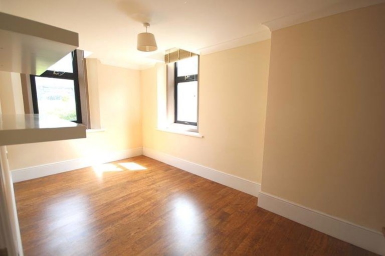 Images for 2 bed flat, Aber town