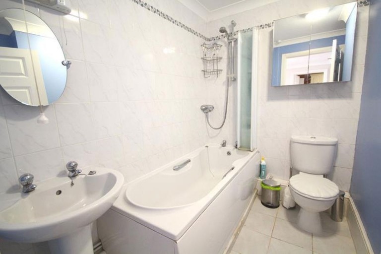 Images for 2 bed flat, Aber town