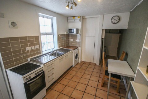 Click the photo for more details of Studio Flat, Alexandra Road