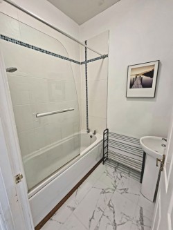 Images for 2 Bed Flat in Llys Ardwyn
