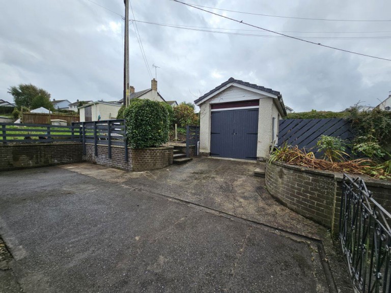 Images for Spacious 4 Bed, Comins Coch