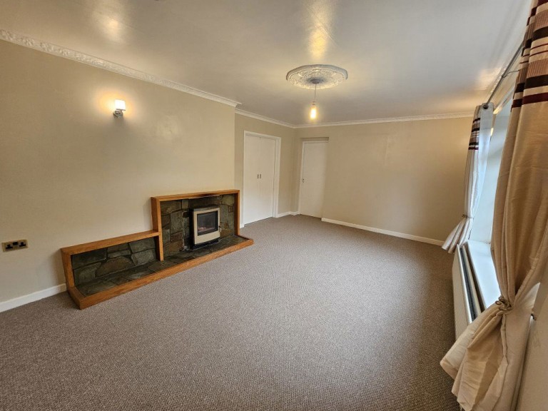 Images for Spacious 4 Bed, Comins Coch