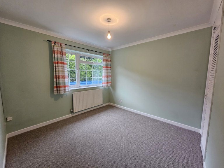 Images for Spacious 4 Bed, Comins Coch