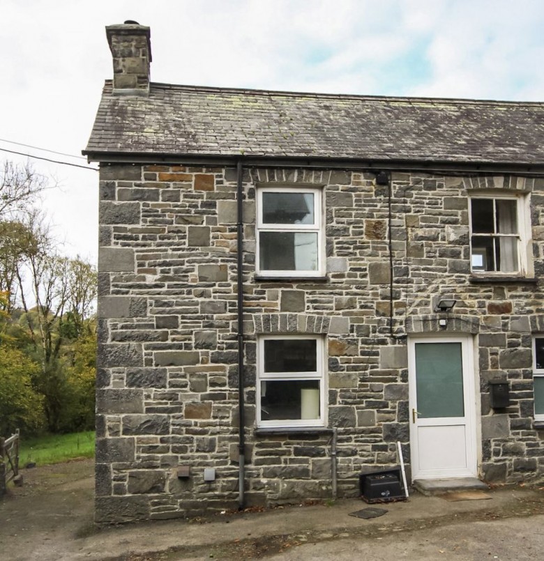 Click the photo for more details of One-Bed Unfurnished Cottage in Blaenpennal