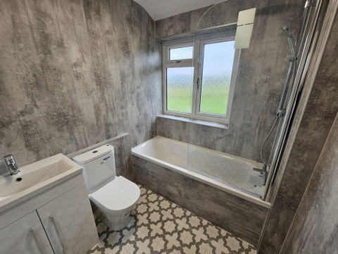 Click the photo for more details of Generously sized 4 bed, Comins Coch