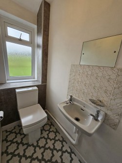 Images for Generously sized 4 bed, Comins Coch