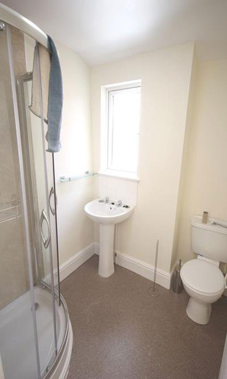 Images for One Bedroom Flat, North Parade £680PCM