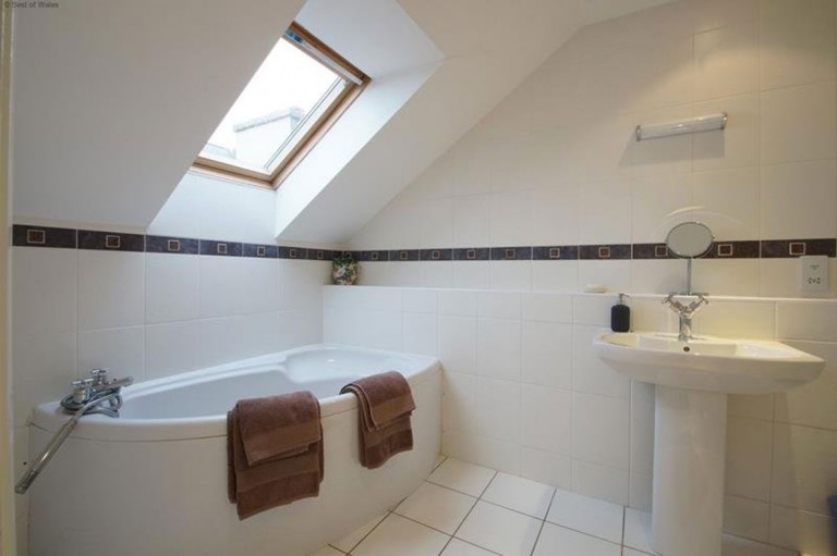 Images for 4 Bed Apartment, Plas Tudor