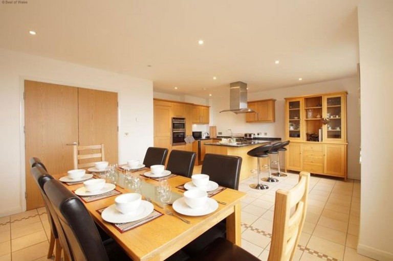 Images for 4 Bed Apartment, Plas Tudor