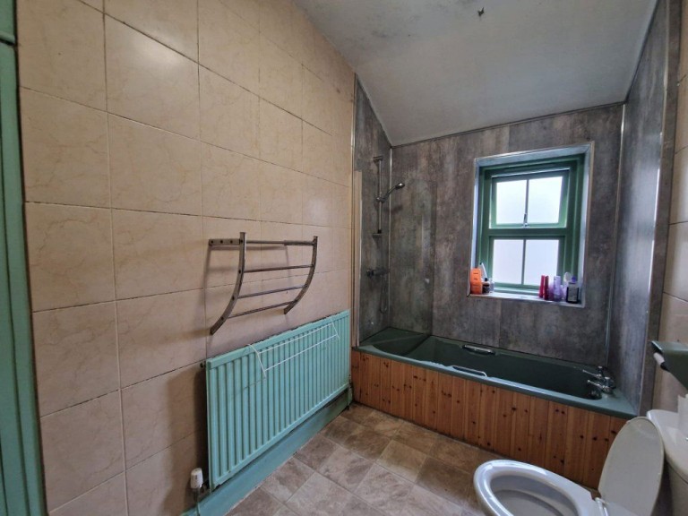 Images for 6 Bed House, North Road