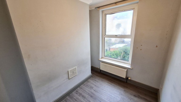 Images for Unfurnished 2-Bed Flat, Portland Road