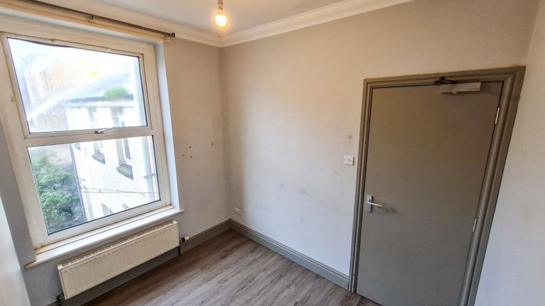 Images for Unfurnished 2-Bed Flat, Portland Road