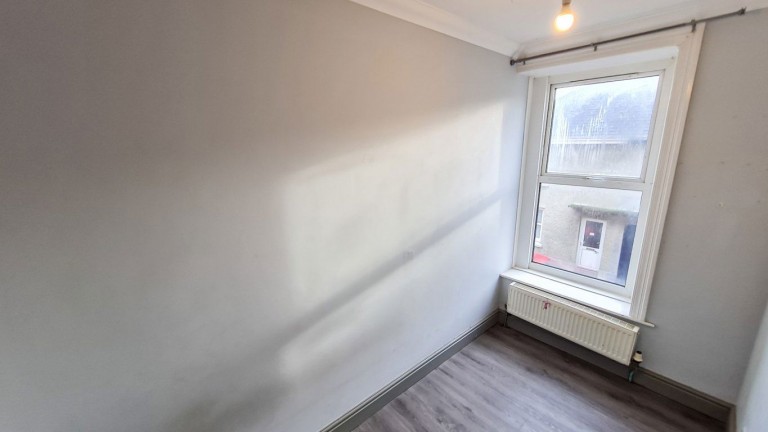 Images for Unfurnished 2-Bed Flat, Portland Road