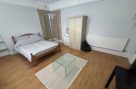 Click the photo for more details of Room with low deposit queens RD