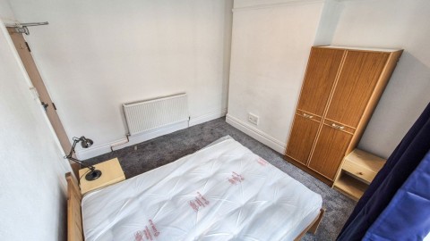 Click the photo for more details of Furnished Room in Shared House, Terrace Road