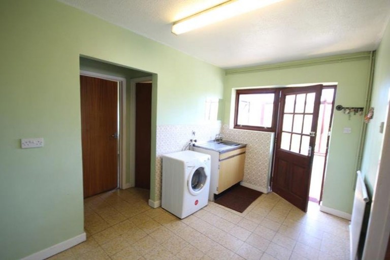 Images for Unfurnished 4-Bed House in stunning location