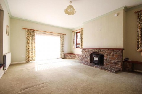 Click the photo for more details of Unfurnished 4-Bed House in stunning location