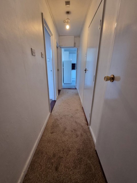 Click the photo for more details of 1 Bed Flat Trefechan