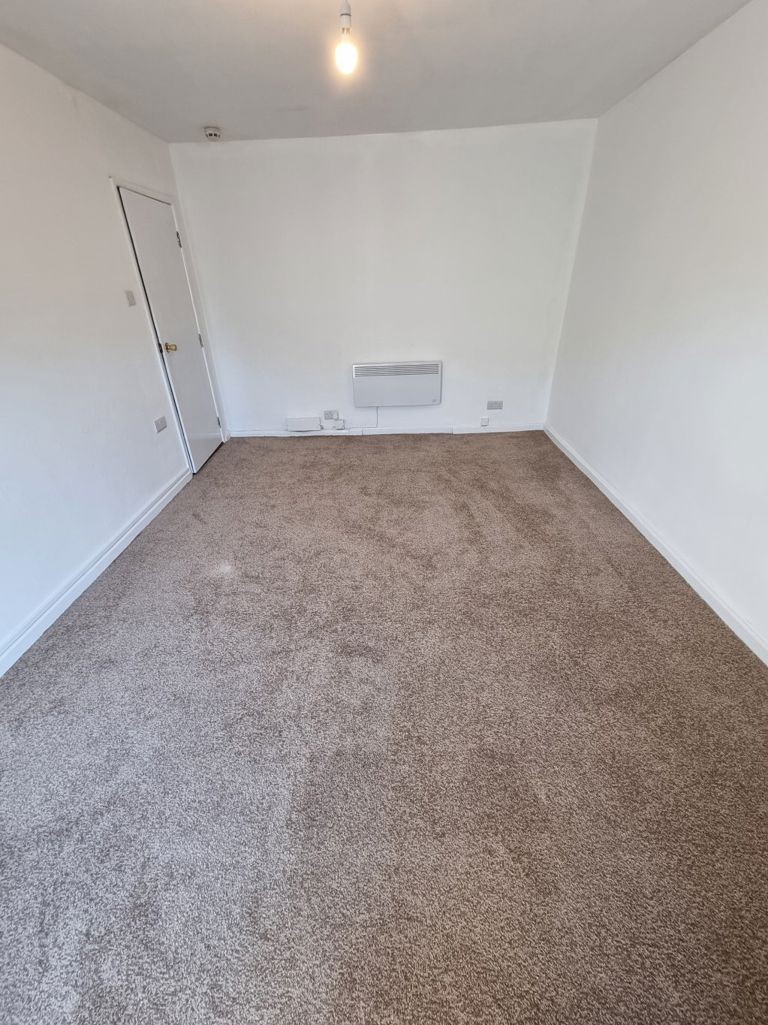 Images for 1 Bed Flat Trefechan