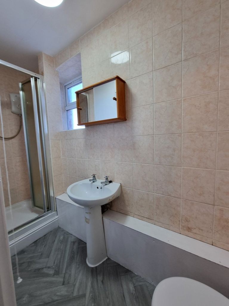 Images for 1 Bed Flat Trefechan