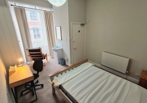 Click the photo for more details of 4 Bed House, Chalybeate Street