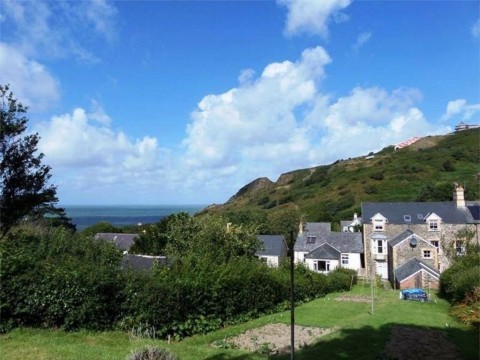 Click the photo for more details of 1 Bed Top Floor Appartment