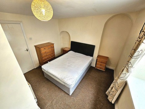 Click the photo for more details of 1 Bed Flat, Queen Street