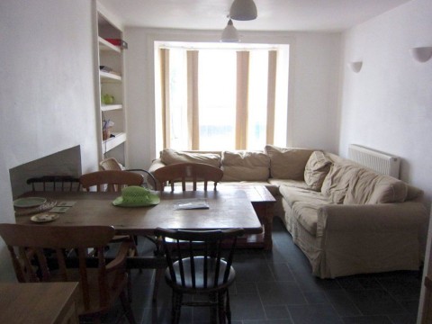 Click the photo for more details of 5 Bed Student House, Queens Street