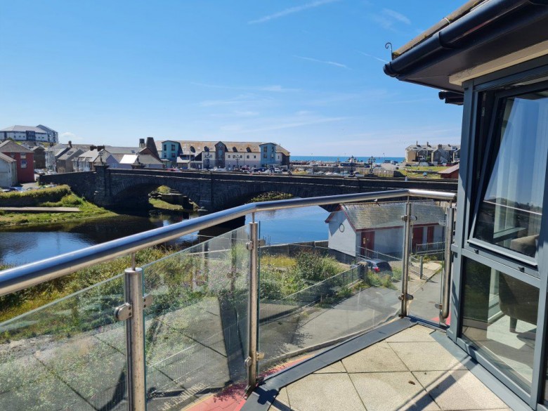 Click the photo for more details of Luxury 2 bed Penthouse