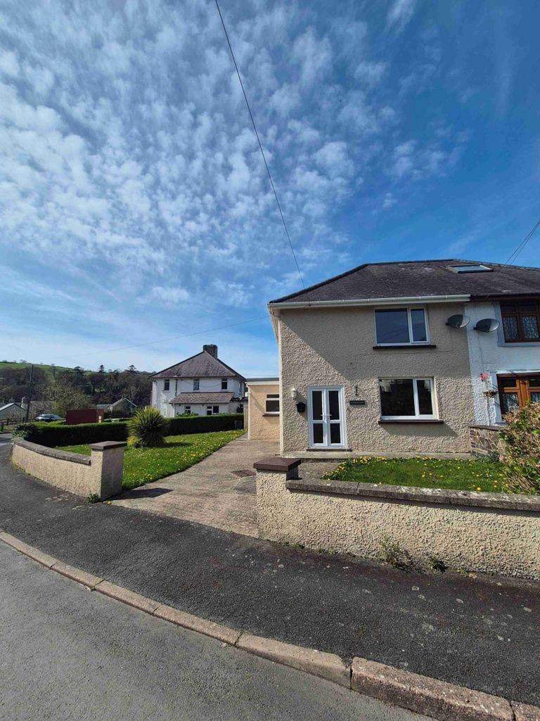 Images for Three bedroom house, Llanfarian