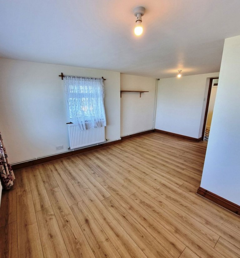 Images for Three Bedroom Flat, Borth