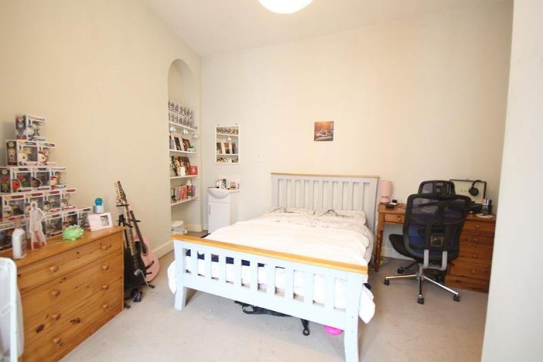 Images for 4 Bed House, Chalybeate Street