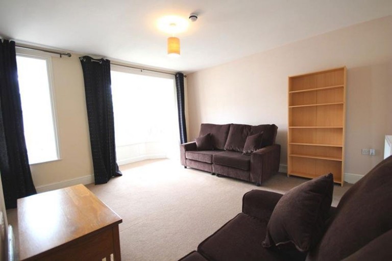 Images for Spacious 1 Bed Flat, North Parade