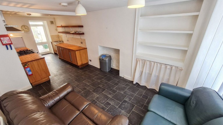 Images for One Room in a Student House