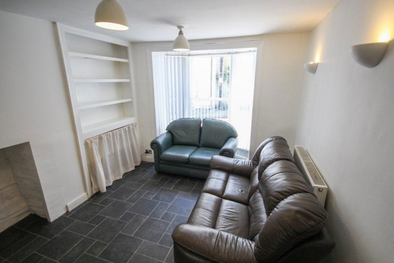 Images for One Room in a Student House