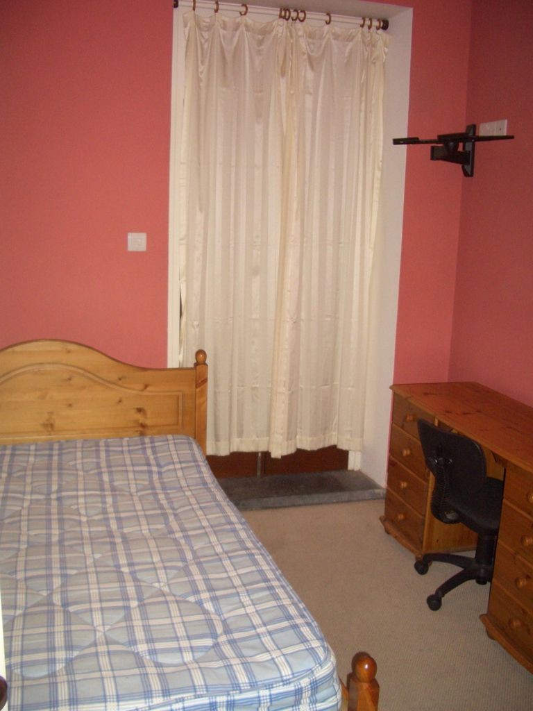 Images for 2 Bed Student Apartment