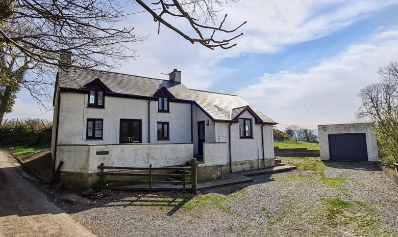 Click the photo for more details of 3 Bedroom House, Llangwyrfon